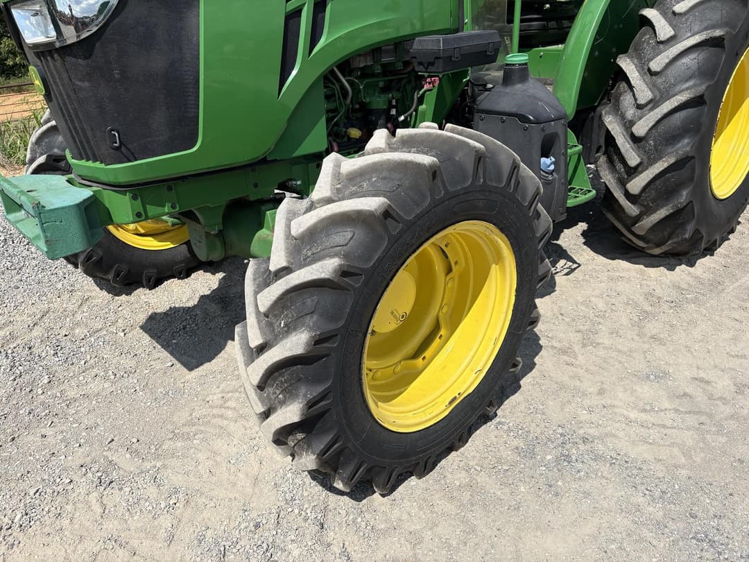 Image of John Deere 5100E Primary image
