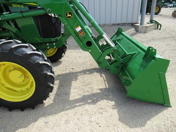 Image of John Deere 5100E equipment image 4