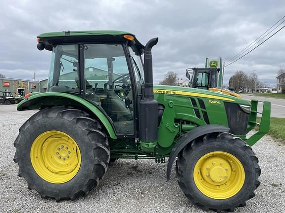 Image of John Deere 5100E equipment image 3