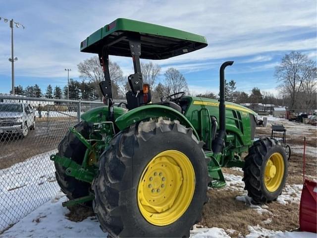 Image of John Deere 5100E equipment image 3