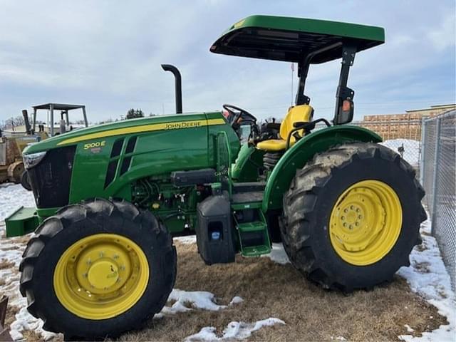 Image of John Deere 5100E equipment image 1