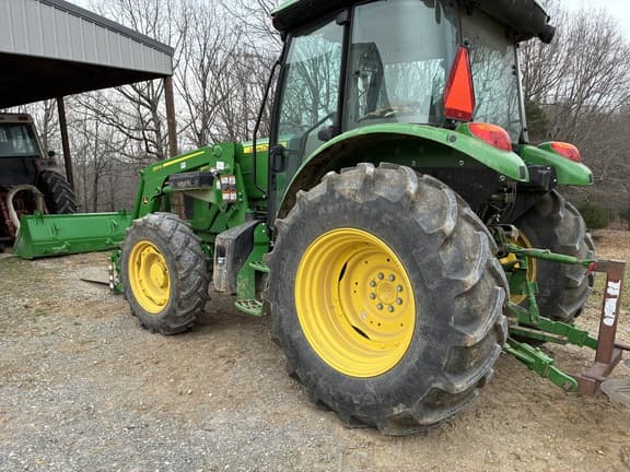 Image of John Deere 5100E equipment image 3