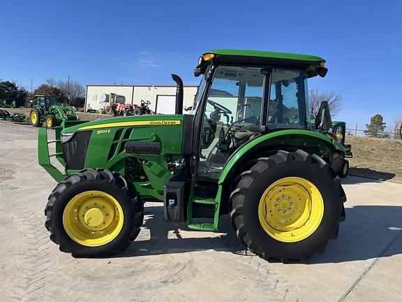 Image of John Deere 5100E equipment image 2