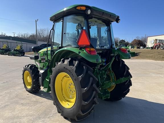 Image of John Deere 5100E equipment image 3