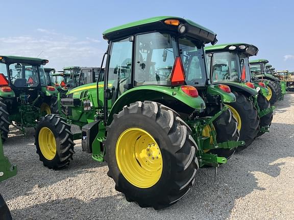 Image of John Deere 5100E equipment image 3