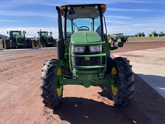 Image of John Deere 5100E equipment image 3