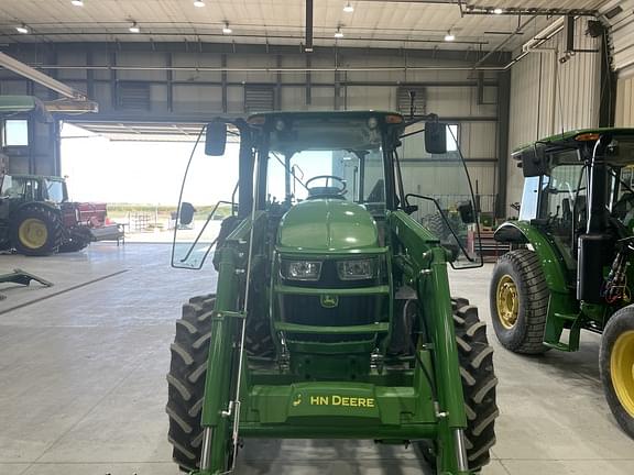 Image of John Deere 5100E equipment image 3