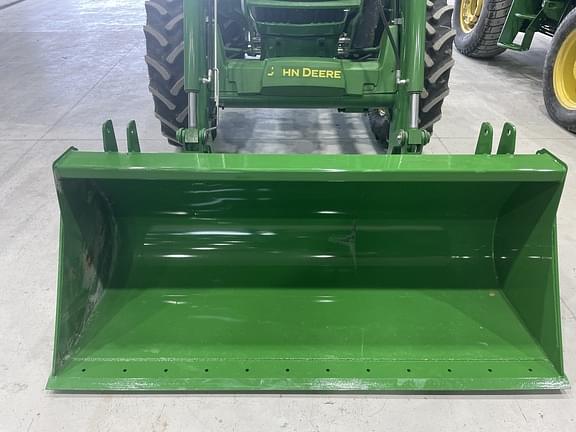 Image of John Deere 5100E equipment image 2