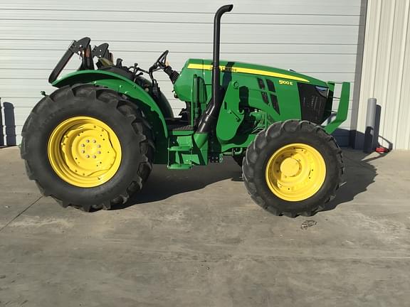 Image of John Deere 5100E equipment image 3