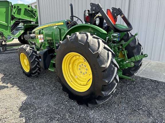 Image of John Deere 5100E equipment image 3