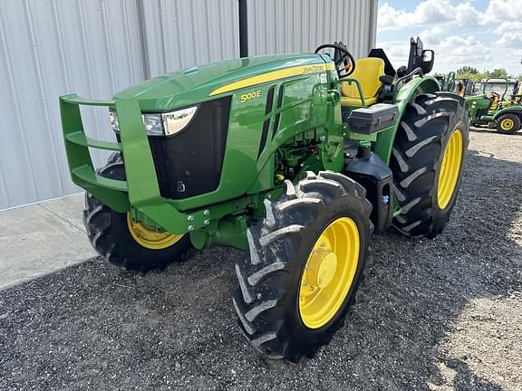 Image of John Deere 5100E equipment image 4