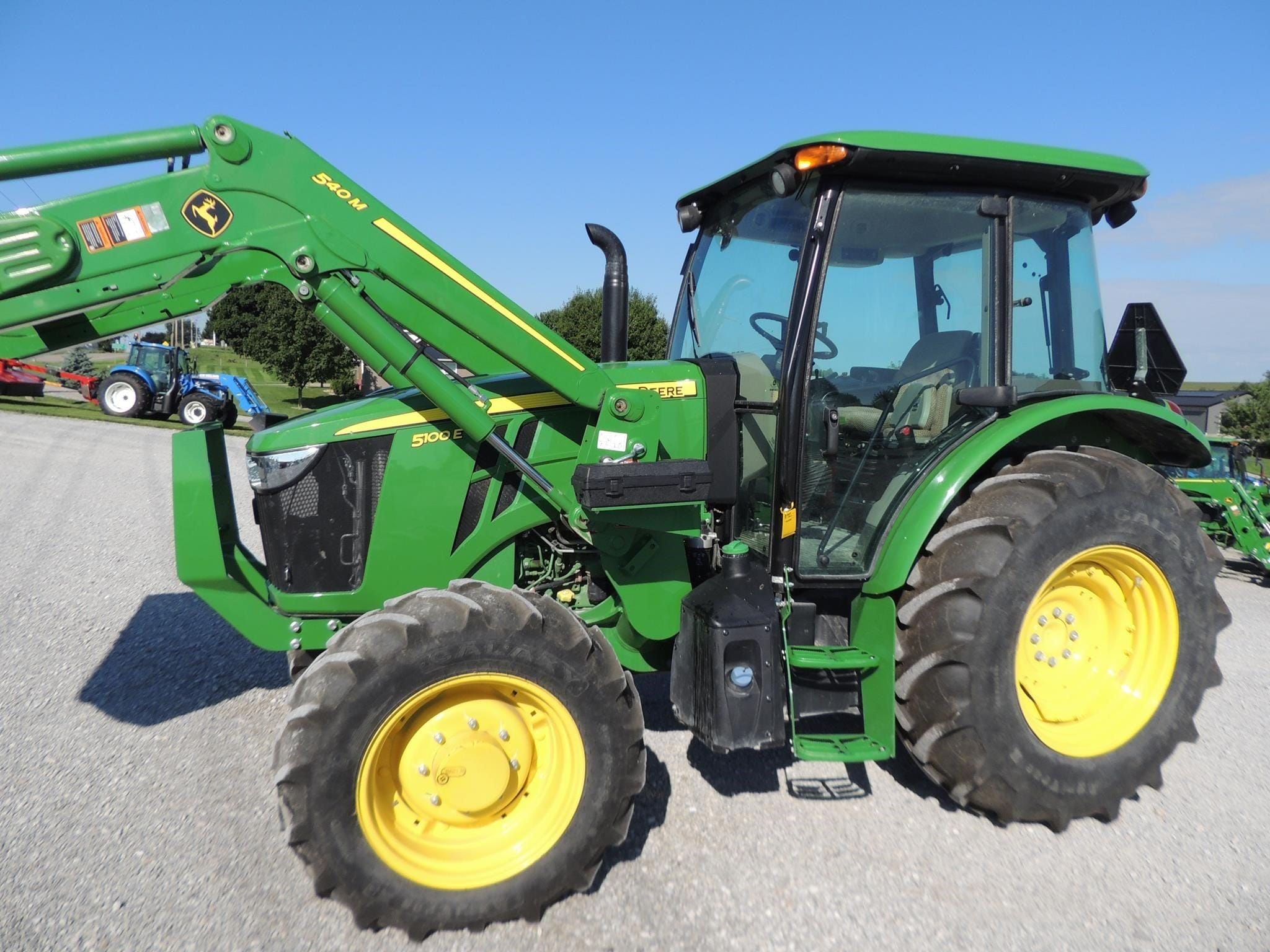 2023 John Deere 5100E Equipment Image0