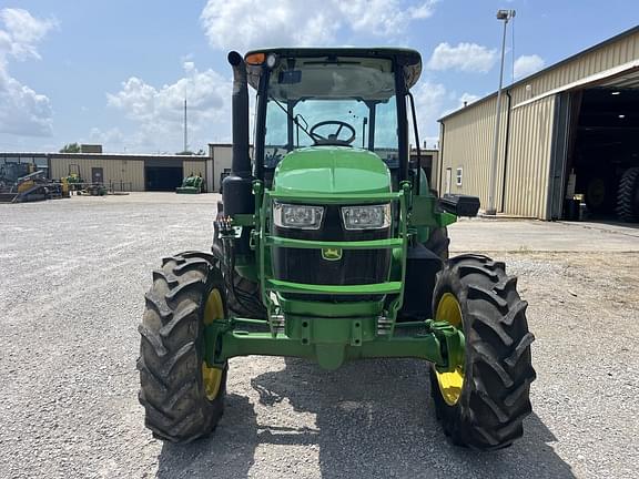 Image of John Deere 5100E equipment image 3