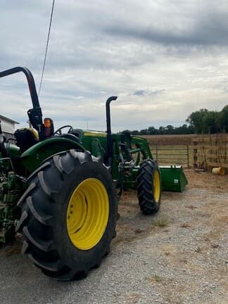 Image of John Deere 5100E equipment image 3