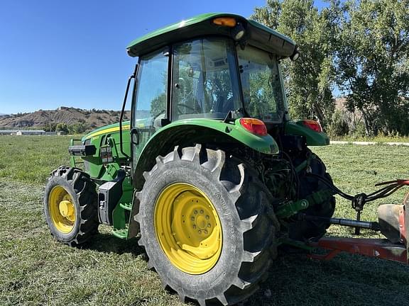 Image of John Deere 5100E equipment image 4