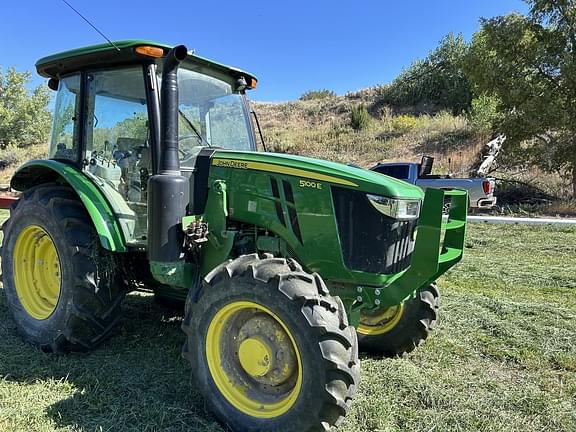 Image of John Deere 5100E equipment image 3