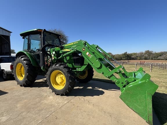 Image of John Deere 5100E equipment image 3