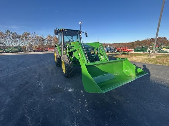 Image of John Deere 5100E equipment image 4