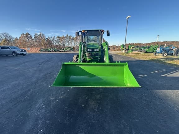 Image of John Deere 5100E equipment image 3