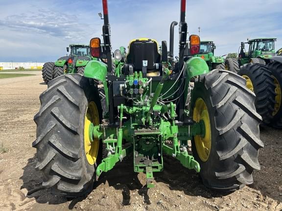 Image of John Deere 5100E equipment image 4