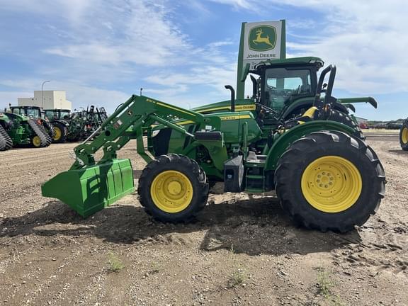 Image of John Deere 5100E equipment image 3
