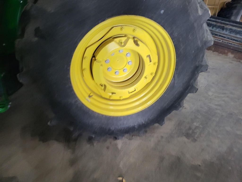 Image of John Deere 5100M Primary Image
