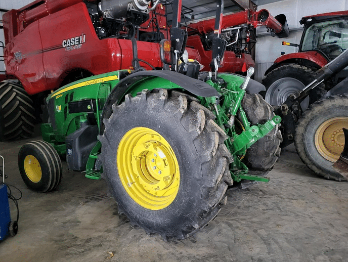 Image of John Deere 5100M Image 0