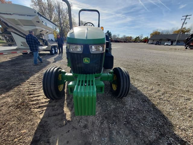 Image of John Deere 5100M equipment image 4