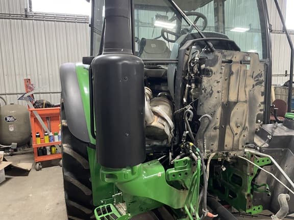 Image of John Deere 5100M equipment image 4