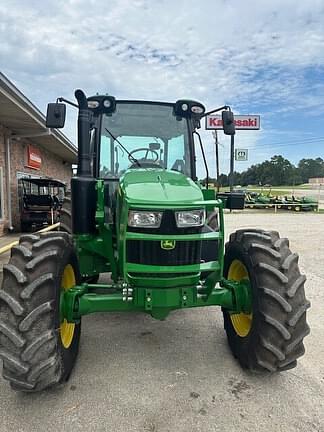 Image of John Deere 5100M equipment image 3