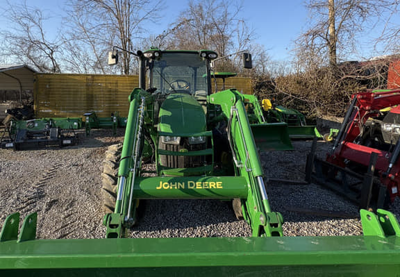Image of John Deere 5100M equipment image 3