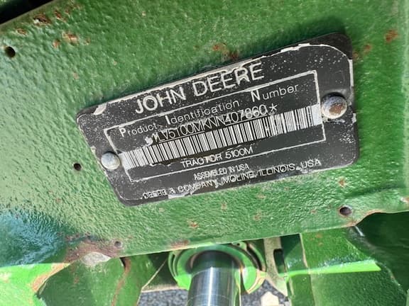 Image of John Deere 5100M equipment image 4