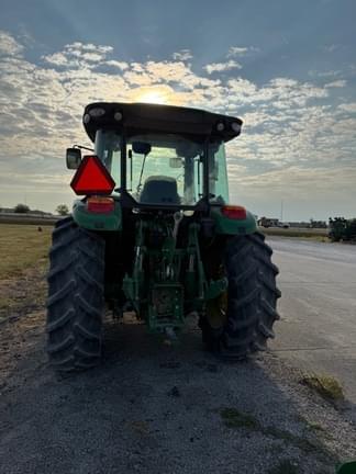Image of John Deere 5100M equipment image 2