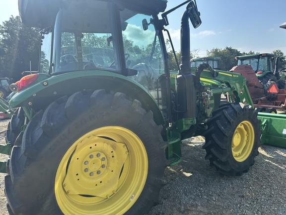 Image of John Deere 5100M equipment image 3