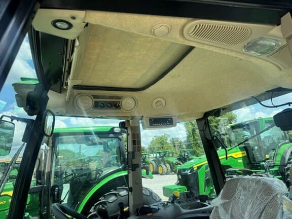 Image of John Deere 5100M equipment image 4