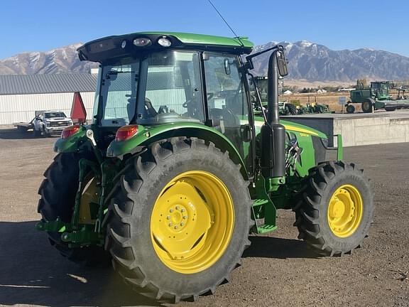 Image of John Deere 5105M equipment image 4