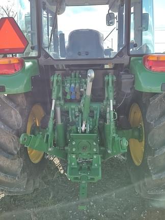 Image of John Deere 5105M equipment image 4