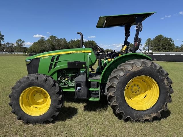 Image of John Deere 5105M equipment image 1