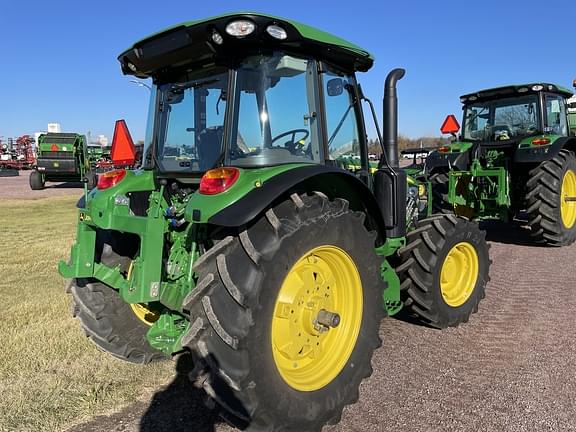 Image of John Deere 5105M equipment image 3