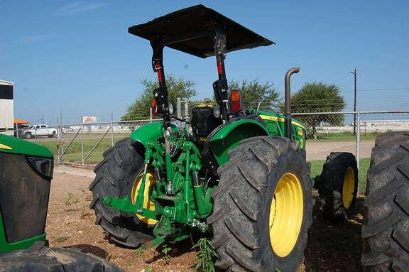 Image of John Deere 5105M equipment image 4
