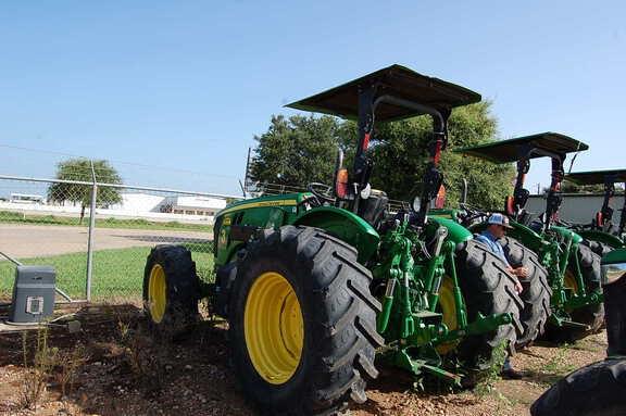 Image of John Deere 5105M equipment image 2
