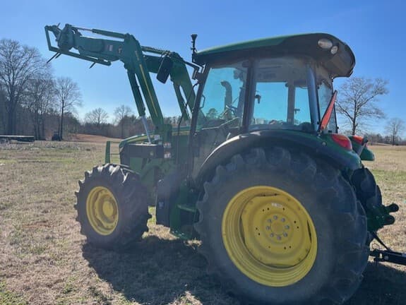 Image of John Deere 5105M equipment image 1