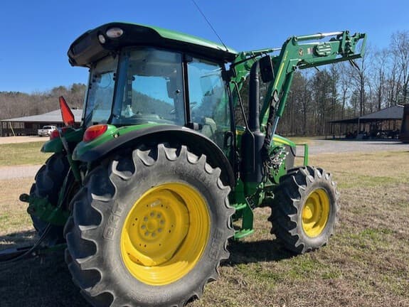 Image of John Deere 5105M equipment image 4