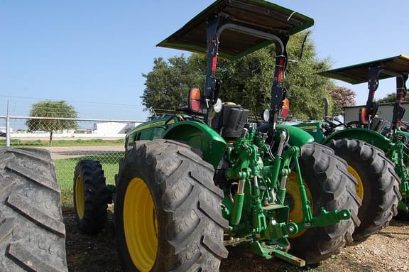 Image of John Deere 5105M equipment image 4