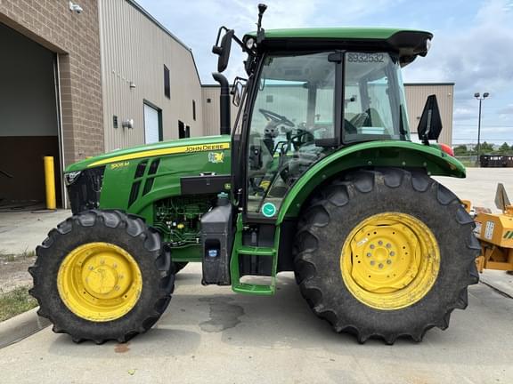 Image of John Deere 5105M equipment image 3