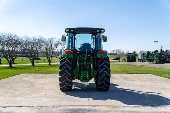 Image of John Deere 5105M equipment image 3