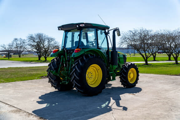 Image of John Deere 5105M equipment image 4