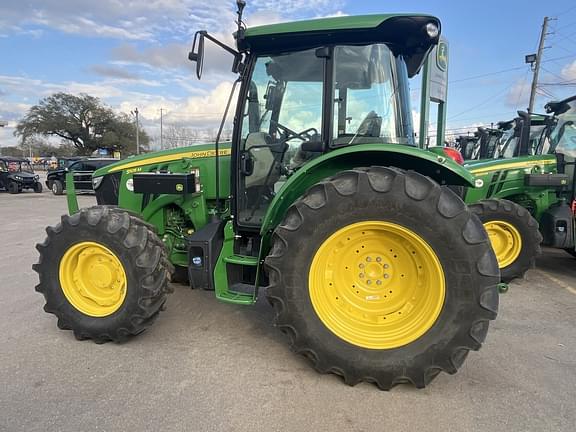 Image of John Deere 5105M equipment image 4