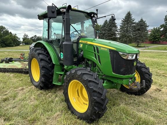 Image of John Deere 5105M Primary image