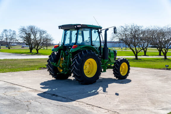 Image of John Deere 5105M equipment image 4